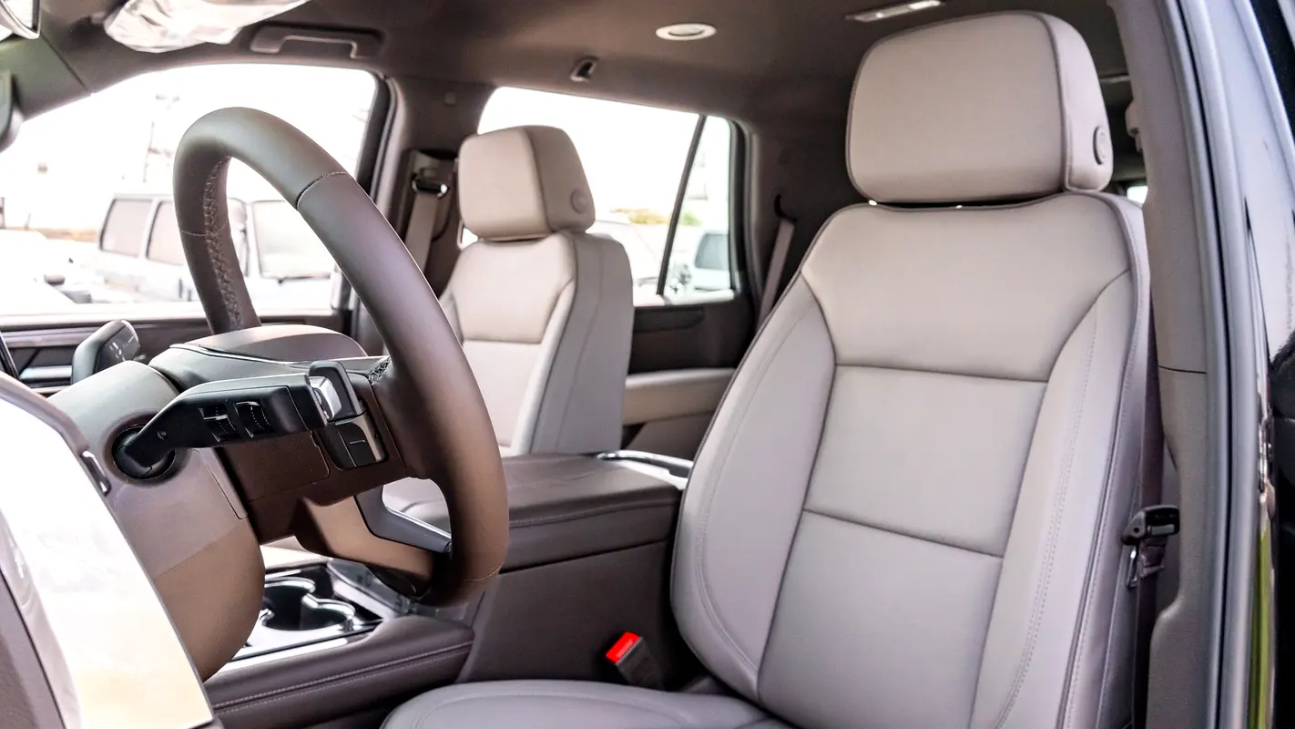 GMC Yukon photo 2