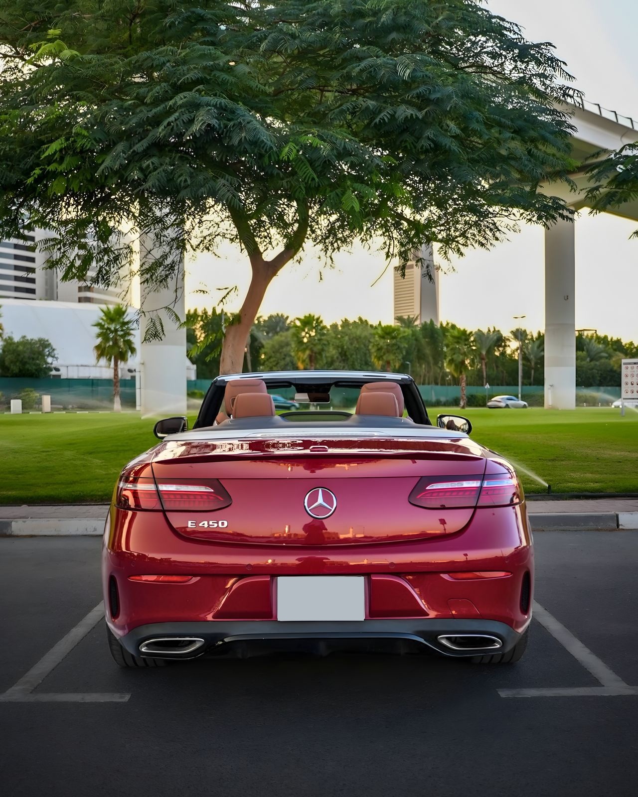 Mercedes E450 Convertible photo 2